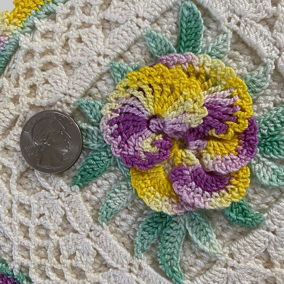 Vintage Hand Crocheted Pansy Potholder Ivory Purple Yellow Green - Picture 8 of 14